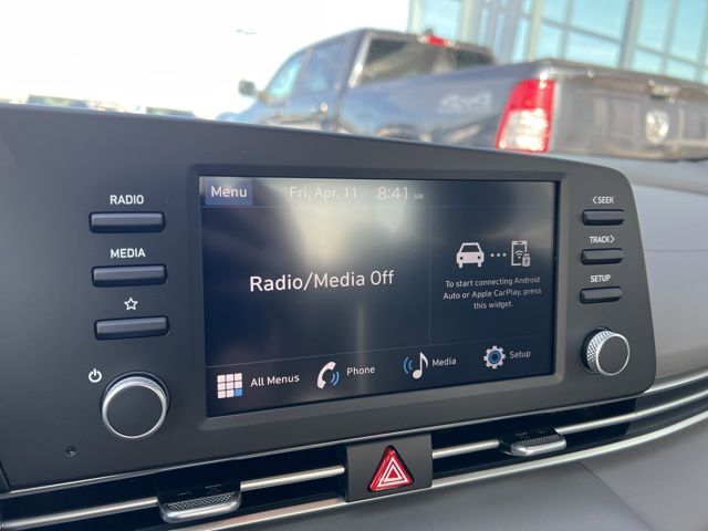 Vehicle image 10 of 19