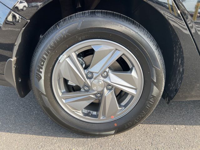 Vehicle image 19 of 19
