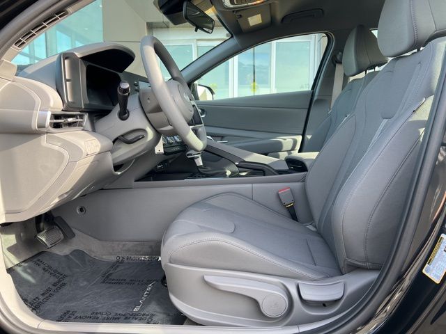 Vehicle image 7 of 19