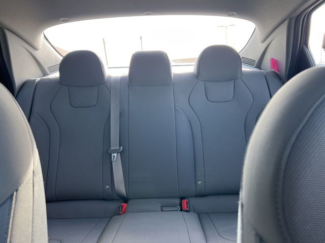 Vehicle image 9 of 19