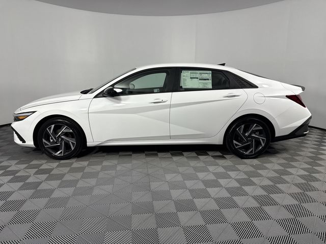 Vehicle image 21 of 47