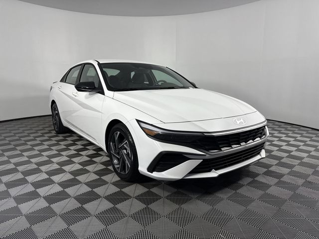 Vehicle image 8 of 47