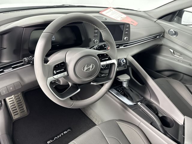 Vehicle image 25 of 47