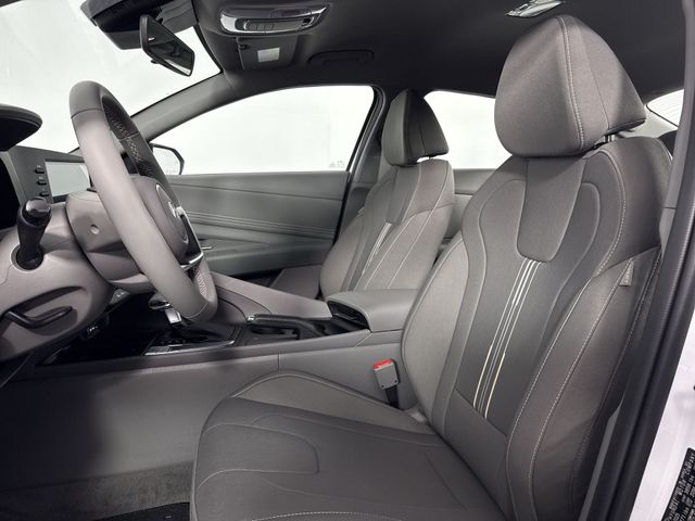 Vehicle image 24 of 47