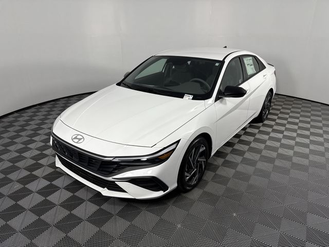 Vehicle image 4 of 47
