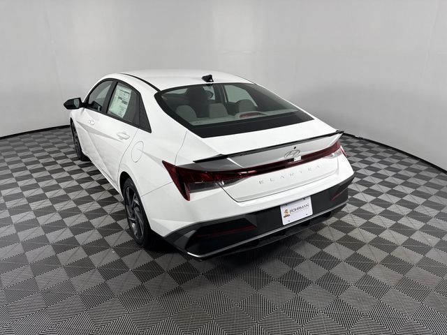 Vehicle image 17 of 47