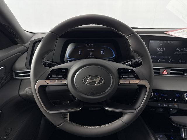 Vehicle image 33 of 47