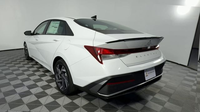 Vehicle image 20 of 47