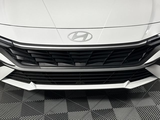 Vehicle image 44 of 47