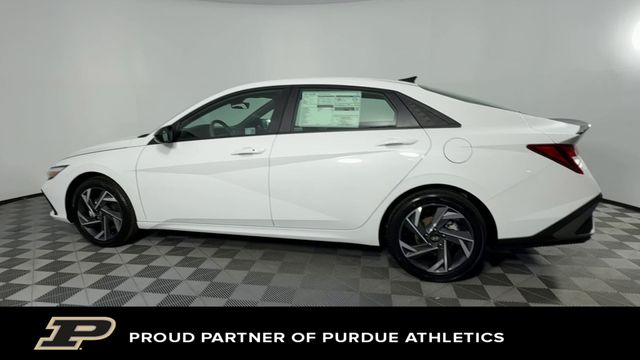 Vehicle image 18 of 47