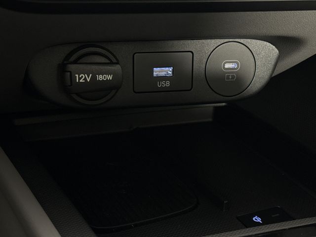 Vehicle image 32 of 47