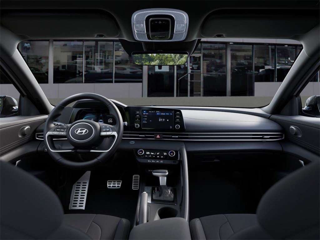 Vehicle image 11 of 17