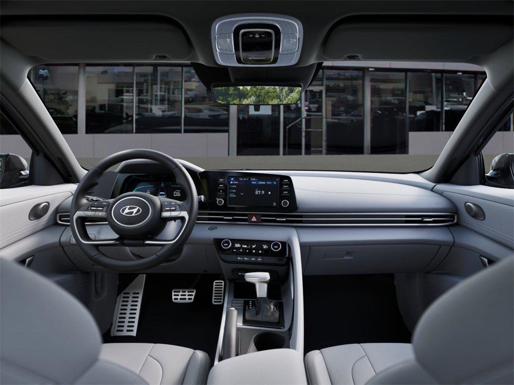 Vehicle image 11 of 17