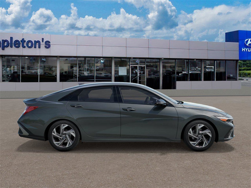 Vehicle image 4 of 17