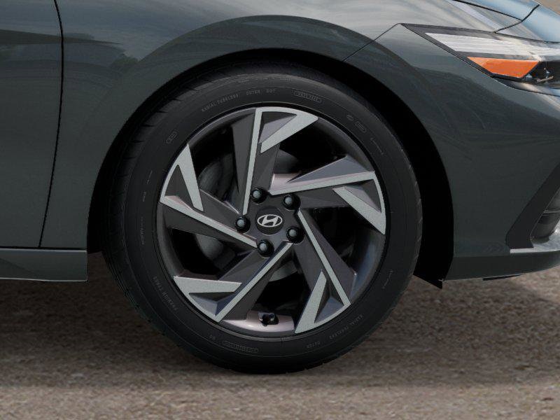 Vehicle image 8 of 17