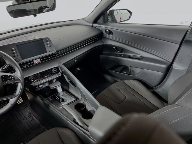 Vehicle image 12 of 24