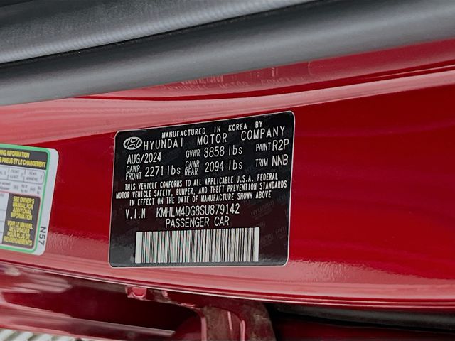 Vehicle image 22 of 24