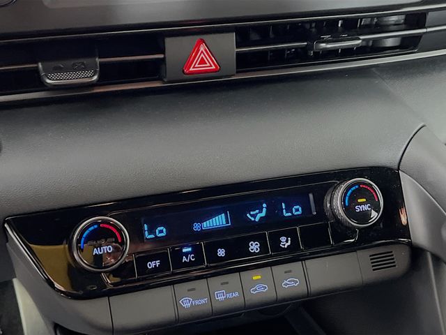 Vehicle image 18 of 24