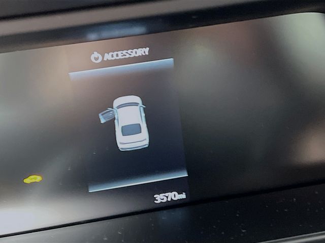 Vehicle image 23 of 24