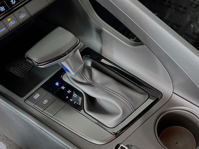Vehicle image 19 of 24
