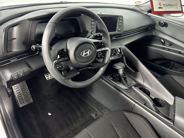 Vehicle image 25 of 46