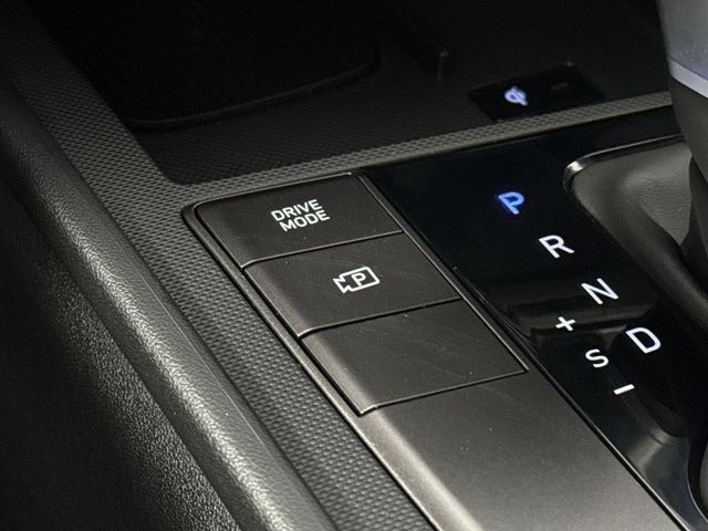 Vehicle image 38 of 46