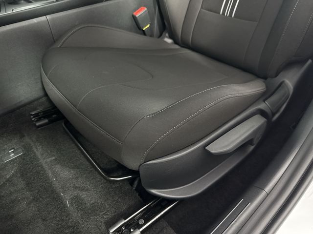 Vehicle image 40 of 46