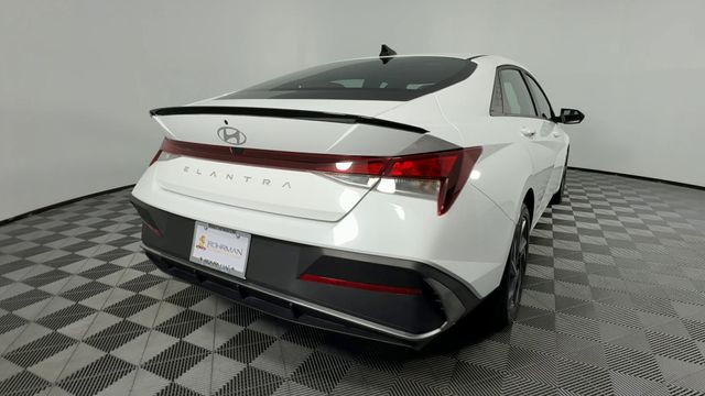 Vehicle image 14 of 46