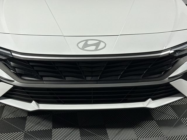 Vehicle image 43 of 46