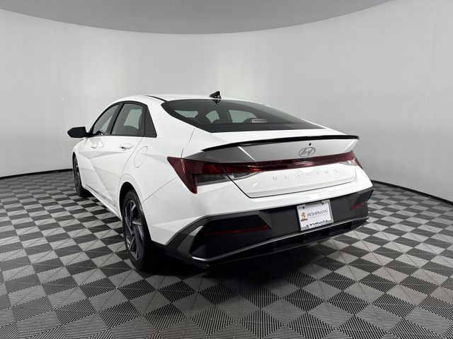 Vehicle image 19 of 46