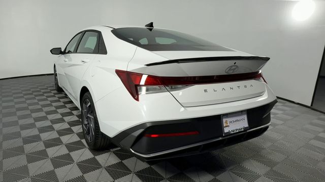 Vehicle image 20 of 46