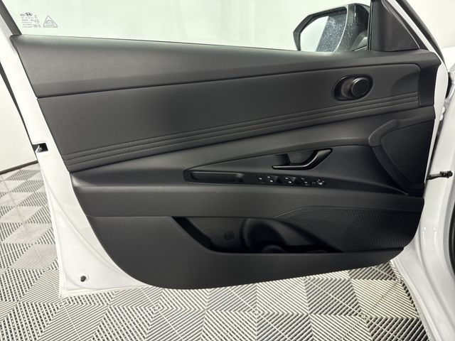 Vehicle image 39 of 46