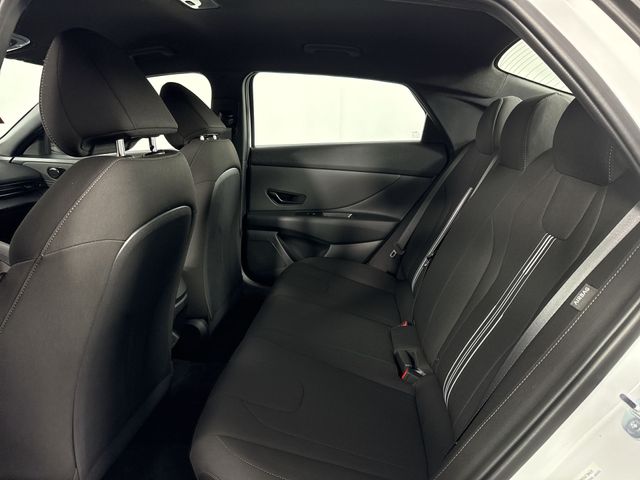 Vehicle image 26 of 46