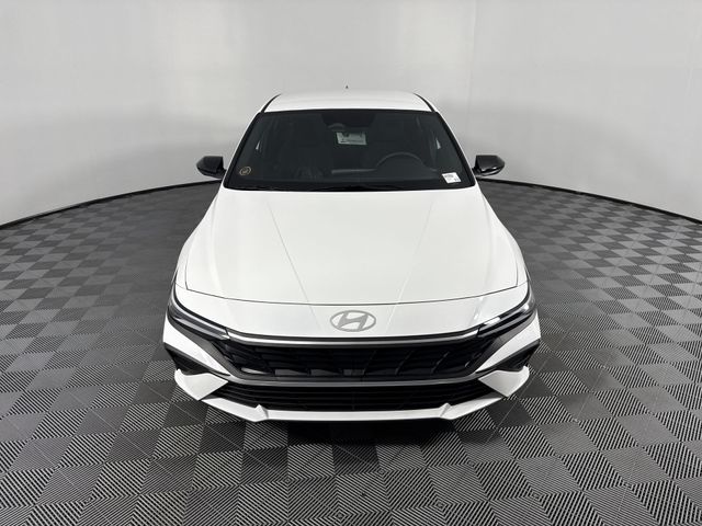 Vehicle image 7 of 46