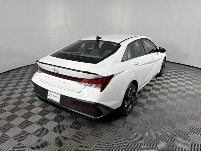 Vehicle image 13 of 46