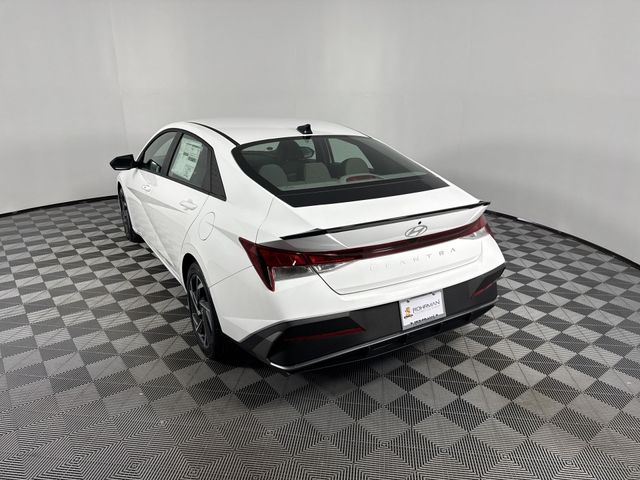 Vehicle image 17 of 46
