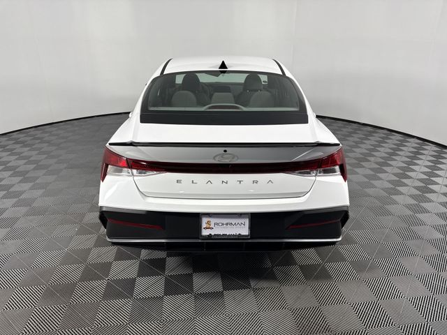Vehicle image 14 of 46