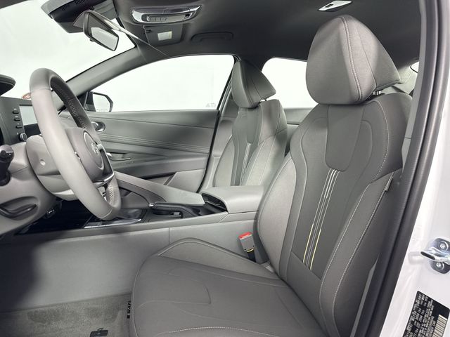 Vehicle image 23 of 46
