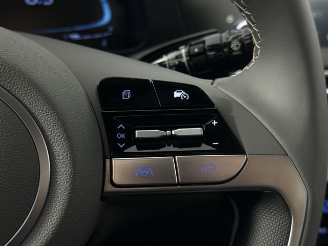 Vehicle image 36 of 46