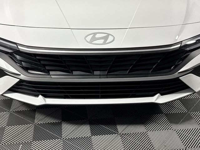 Vehicle image 43 of 46