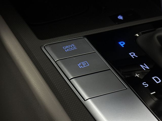 Vehicle image 38 of 46