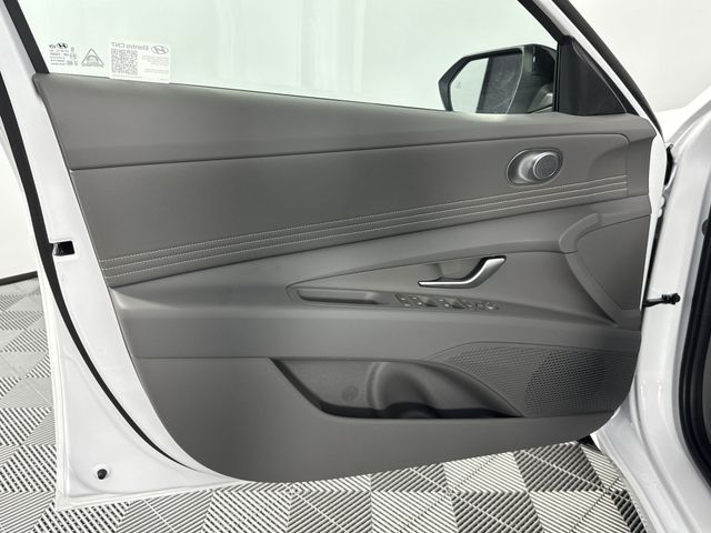 Vehicle image 39 of 46