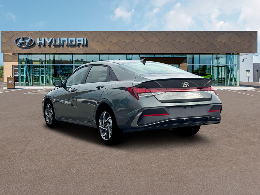2025 Hyundai Elantra SEL Sport Image 10 of 19