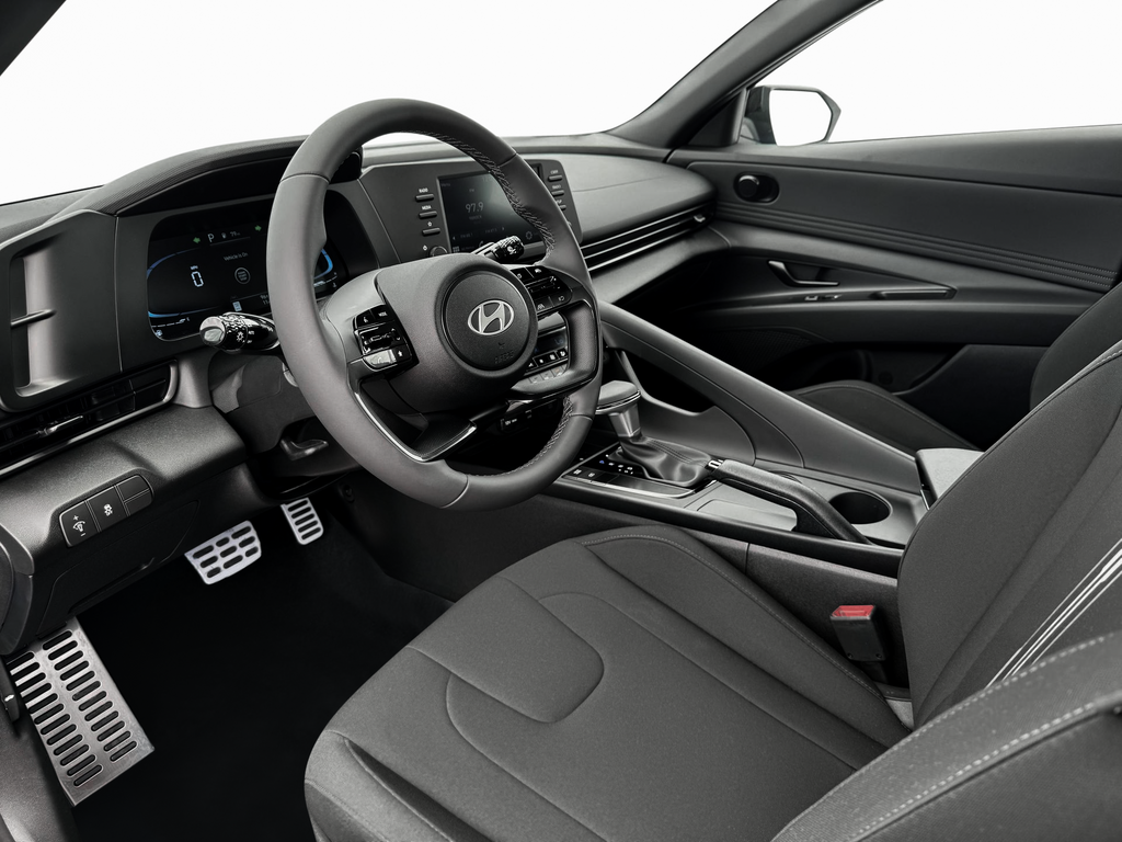 2025 Hyundai Elantra SEL Sport Image 17 of 19