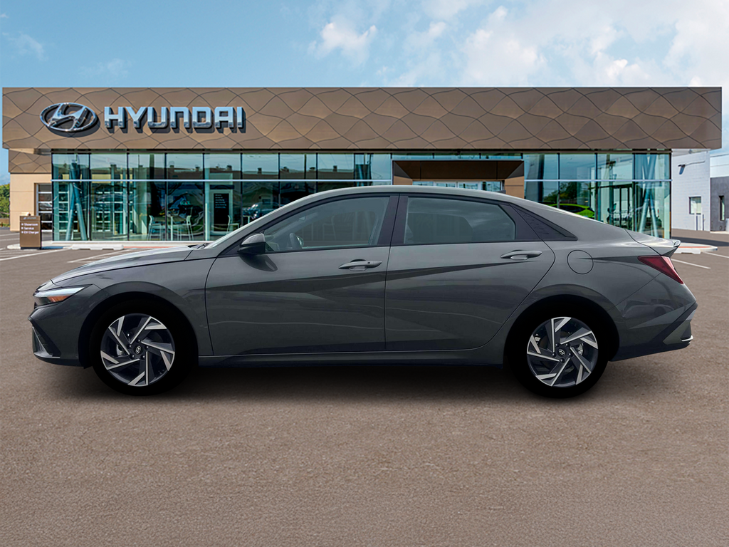 2025 Hyundai Elantra SEL Sport Image 12 of 19
