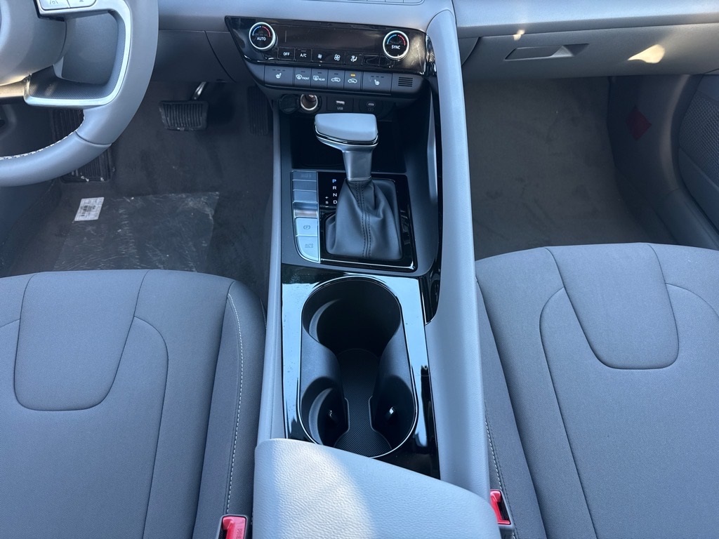 Vehicle image 11 of 12