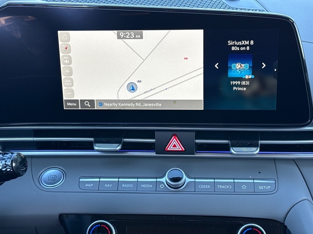 Vehicle image 9 of 12
