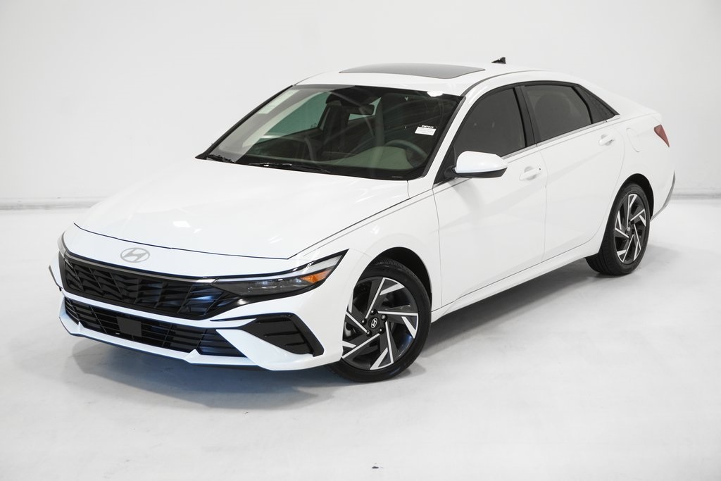 2025 Hyundai Elantra SEL Convenience Image 1 of 33