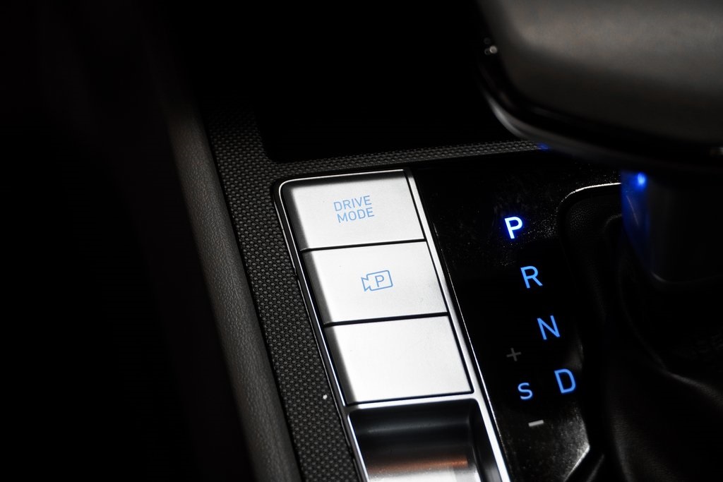 2025 Hyundai Elantra SEL Convenience Image 31 of 33