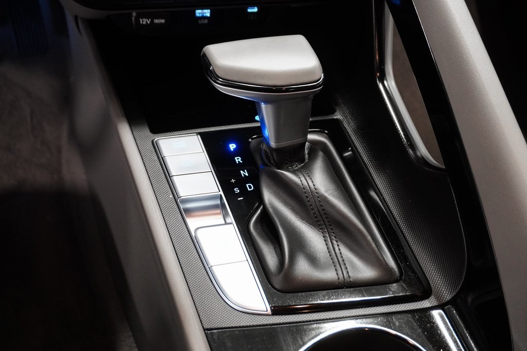 2025 Hyundai Elantra SEL Convenience Image 25 of 33